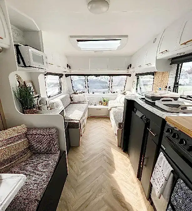 Caravan Interior Design ankaravideo sanaltur front.jpg