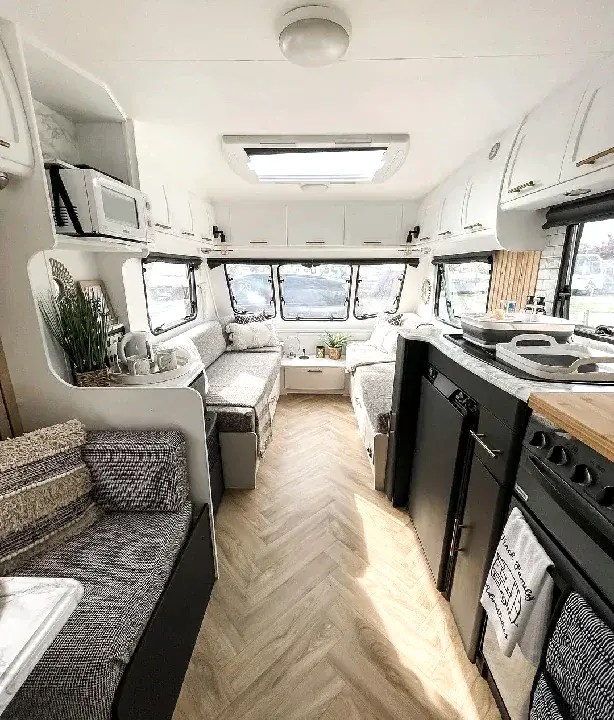 Caravan Interior Design ankaravideo sanaltur front.jpg